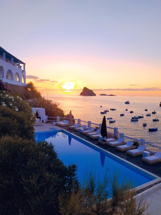 La Piazza Luxury Hotel & Spa Panarea Buitenkant foto