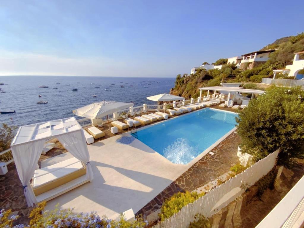 La Piazza Luxury Hotel & Spa Panarea Buitenkant foto