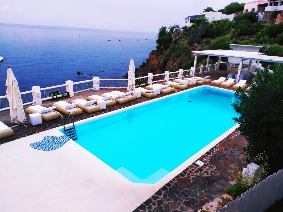 La Piazza Luxury Hotel & Spa Panarea Buitenkant foto