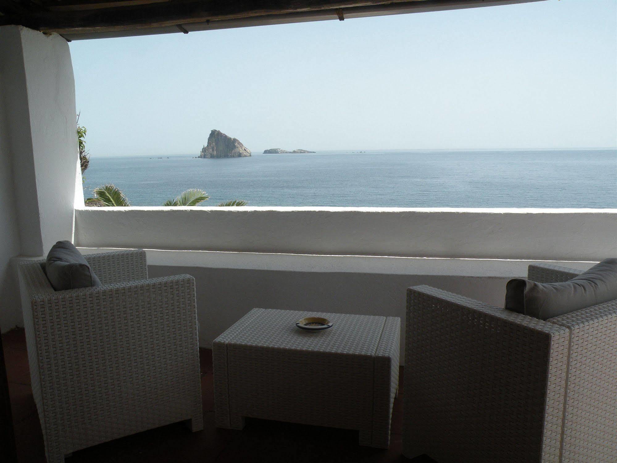 La Piazza Luxury Hotel & Spa Panarea Buitenkant foto