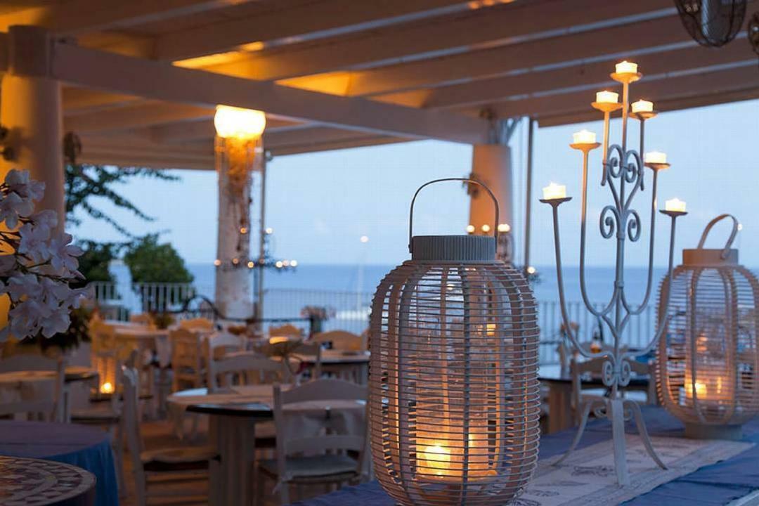 La Piazza Luxury Hotel & Spa Panarea Buitenkant foto